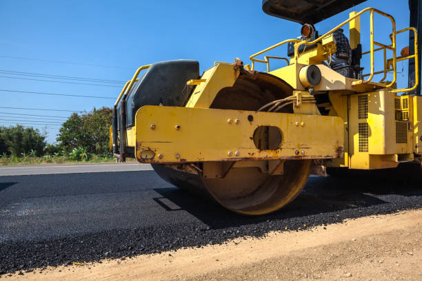 Best Driveway Paving Contractor  in Essexville, MI